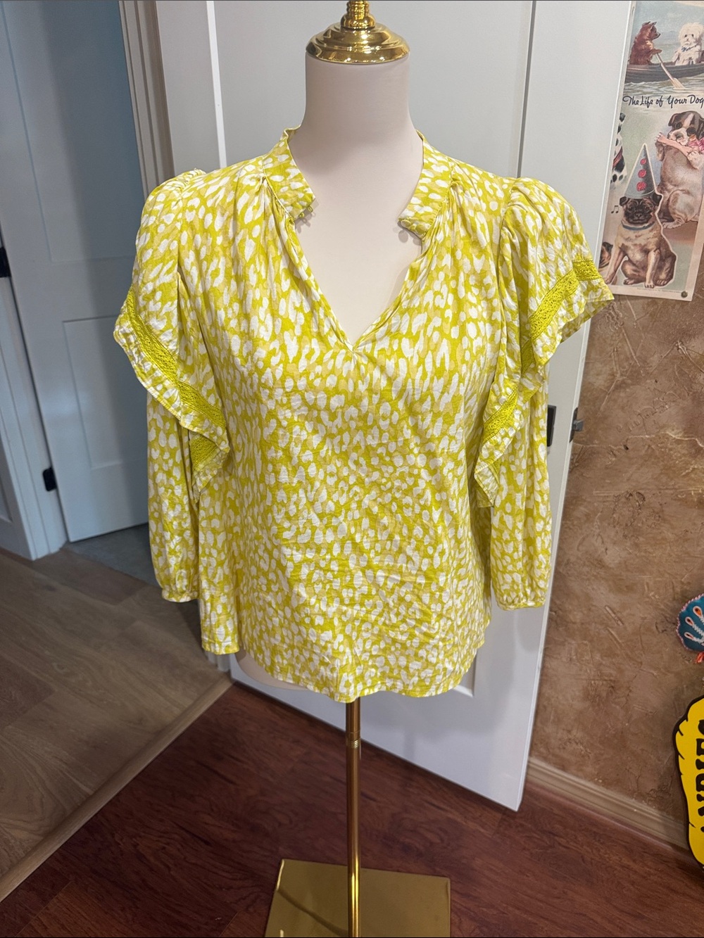 Who What Wear Yellow Printed Flutter Sleeve Blouse
